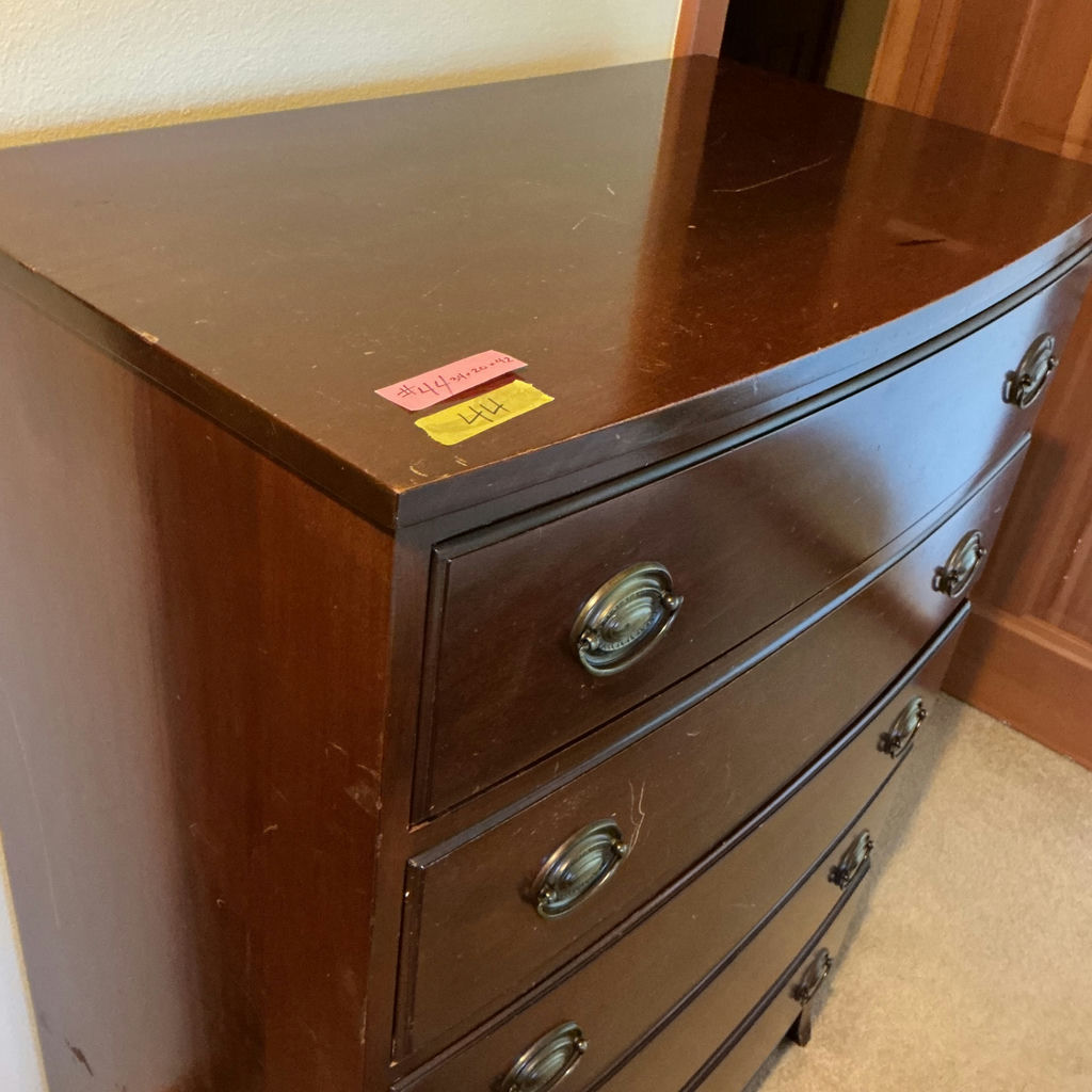 Vintage mahogany six-drawer dresser - image 4 of 7