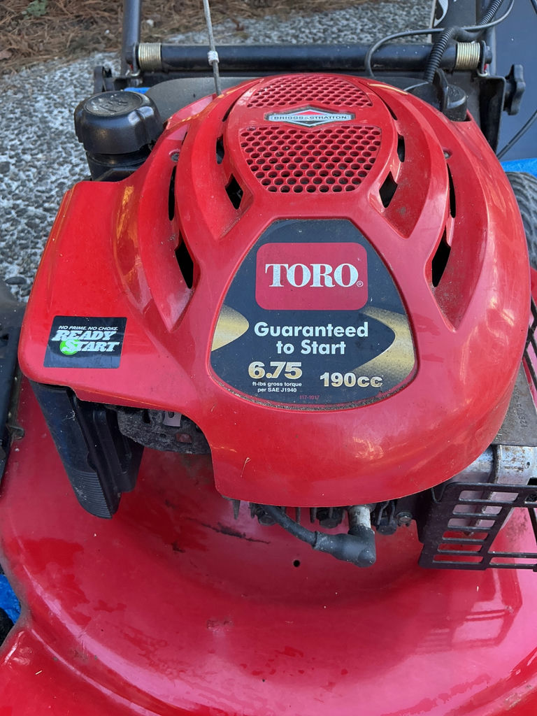 Toro Recycler 22-inch gas lawn mower with Briggs & Stratton engine - image 2 of 7