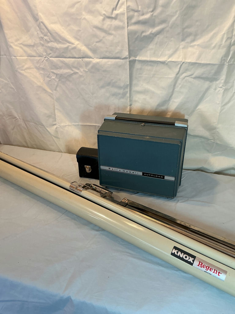 Bell & Howell Autoload projector with Knox Regent projection screen - image 2 of 7