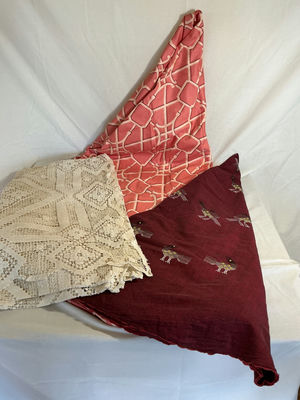 Assorted decorative round tablecloth’s. - Image 1 of 6
