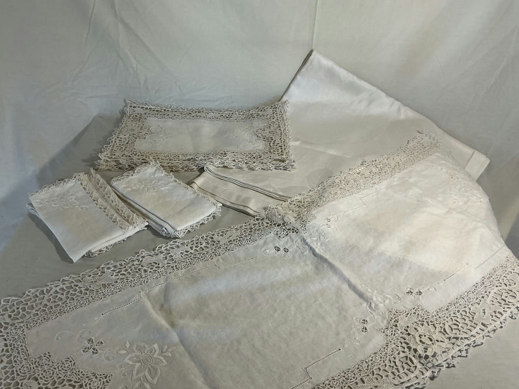 Vintage white embroidered linen tablecloth with lace trim and matching napkins - image 1 of 5