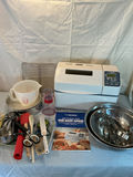 Bread maker with bakeware - thumbnail 1 of 5
