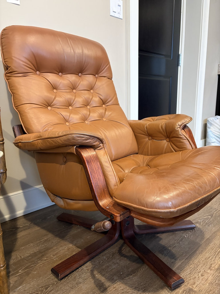 Leather recliner chair with matching ottoman - image 5 of 11