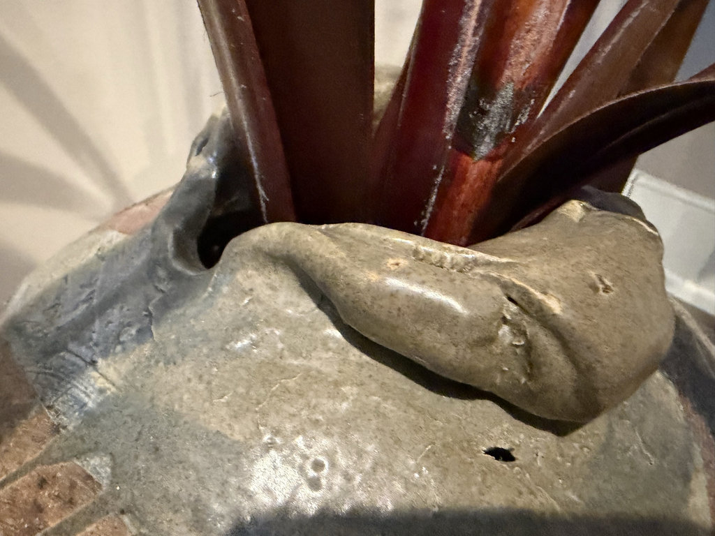 Ceramic vase with dried reeds.  - image 4 of 8