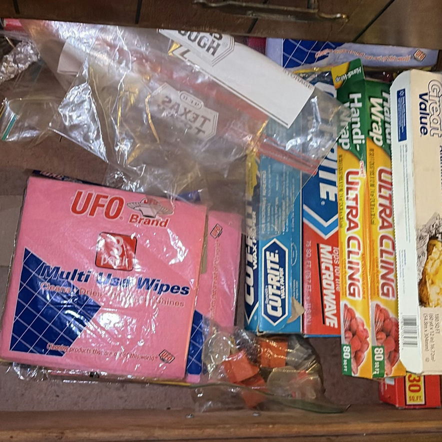 Assorted kitchen wraps and wipes - image 4 of 4