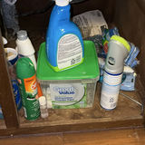Assorted cleaning supplies - thumbnail 4 of 5