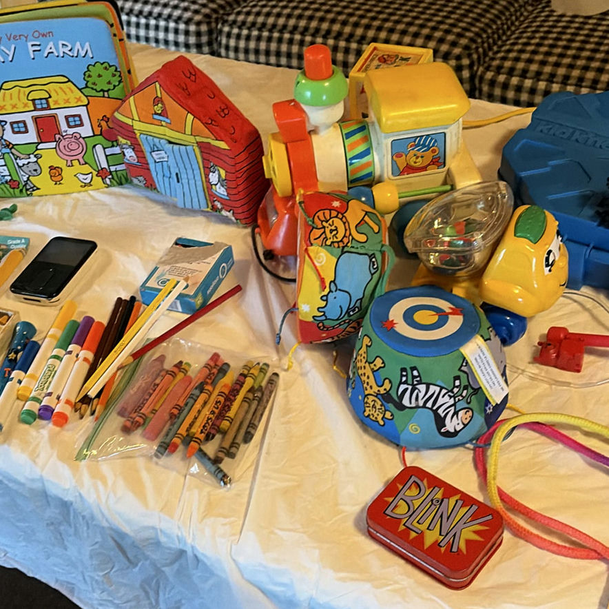 Assorted children's toys and art supplies - image 4 of 7