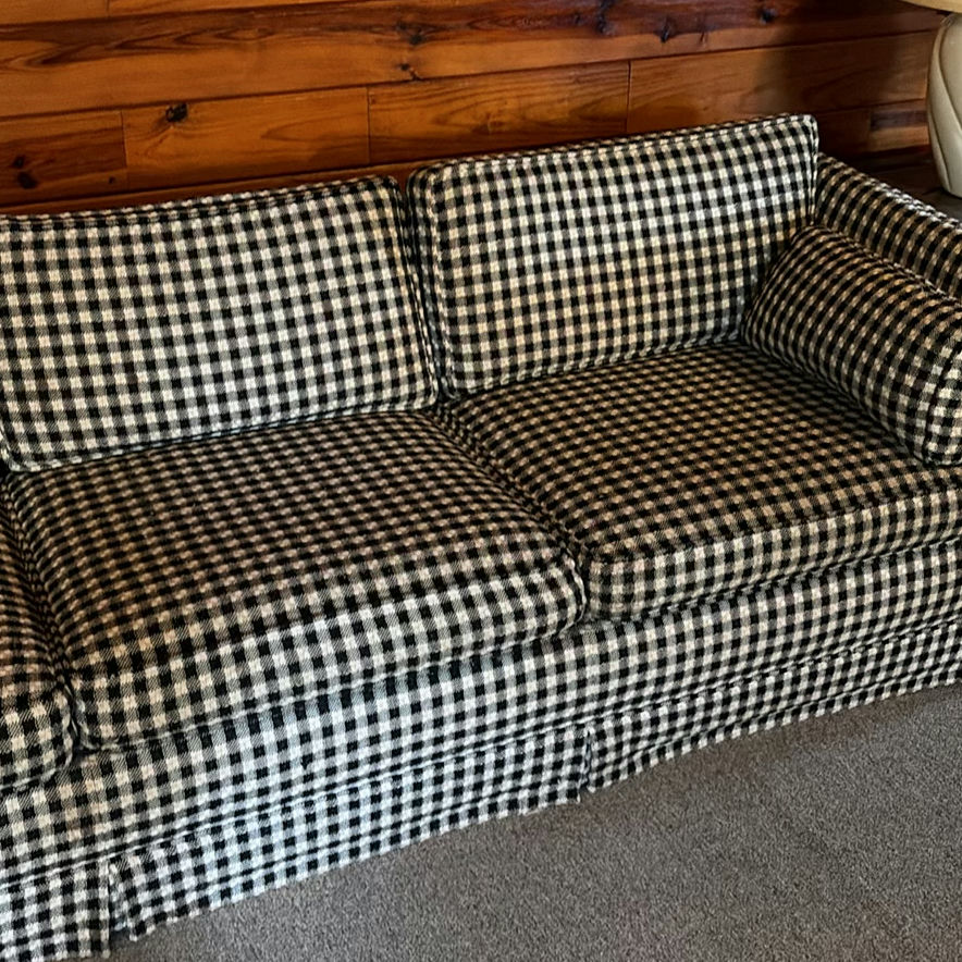 Gingham-patterned sofa with sleeper mattress - image 3 of 7