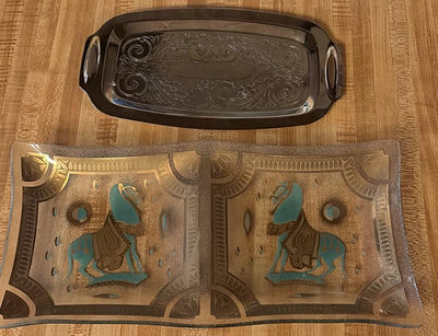 Embossed black serving tray and decorative etched glass panels - Image 1 of 4