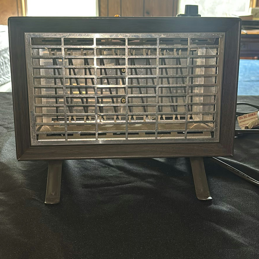 Collection of portable electric space heaters - image 3 of 11