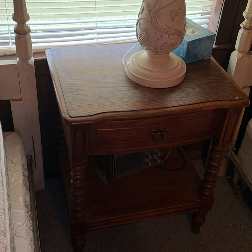 End table with ornate lamp and vintage radio - image 7 of 7