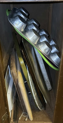 Assorted cutting boards and pans - Image 1 of 4