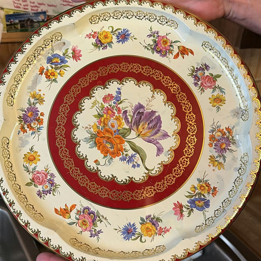 Vintage floral porcelain plates with red center, Daher Decorated Ware plate, and wooden two-compartment serving tray - image 5 of 8