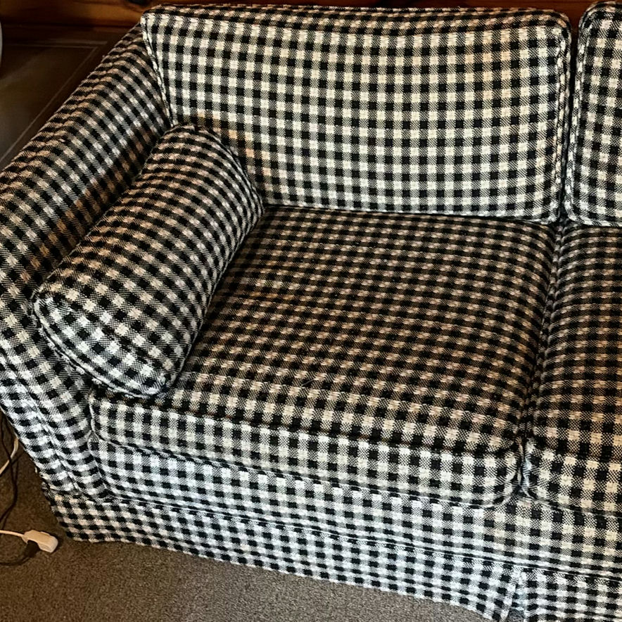 Gingham-patterned sofa with sleeper mattress - image 2 of 7