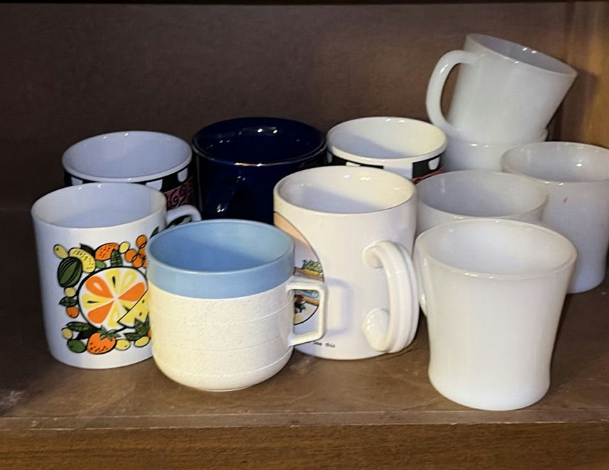 Assorted Mugs and Small Kitchenware - image 2 of 4