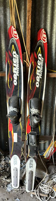 Pair of O'Brien water skis with bindings - Image 1 of 4