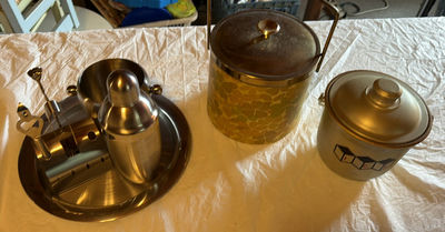 Stainless steel barware set with ice bucket and shaker - Image 1 of 7