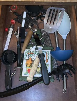 Assorted Kitchen Utensils - Image 1 of 5