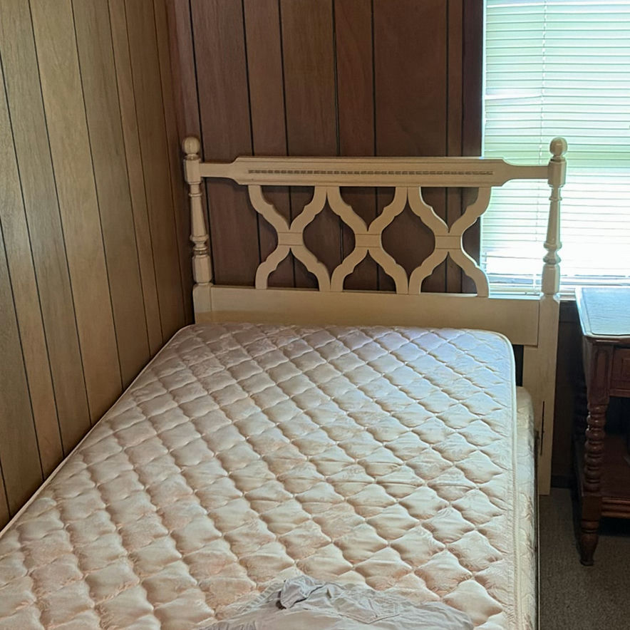 3 Twin mattresses with 2 Decorative Headboards - image 4 of 8