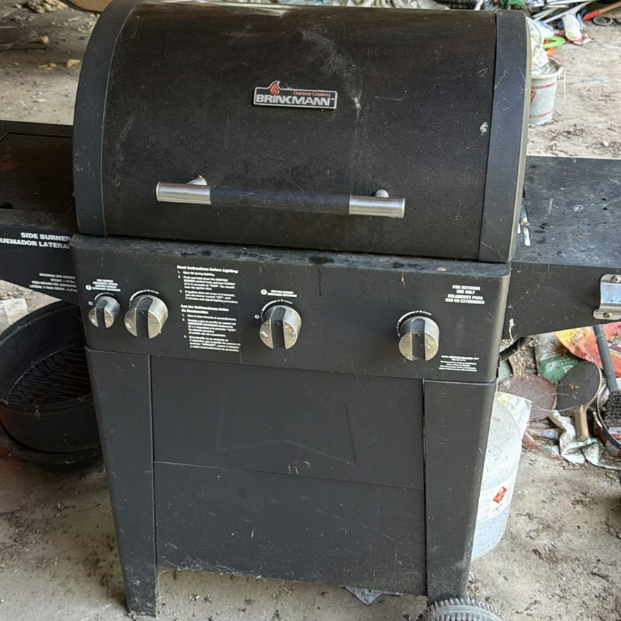 Brinkmann Outdoor Gas Grill with Propane Tank and Accessories - image 1 of 6