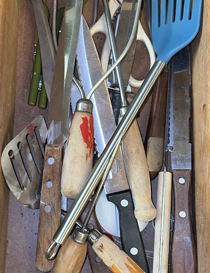 Assorted kitchen knives and utensils - image 4 of 4