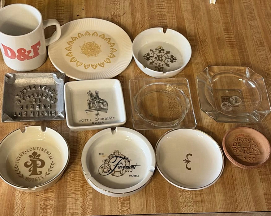 Hotel-branded ceramic tableware and ashtrays - image 1 of 12