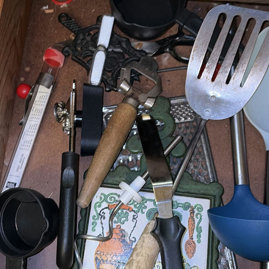 Assorted Kitchen Utensils - image 5 of 5