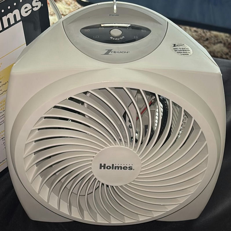 Collection of portable electric space heaters - image 11 of 11